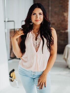 Women's Blush Pink Lace-Trim V-Neck Sleeveless Top